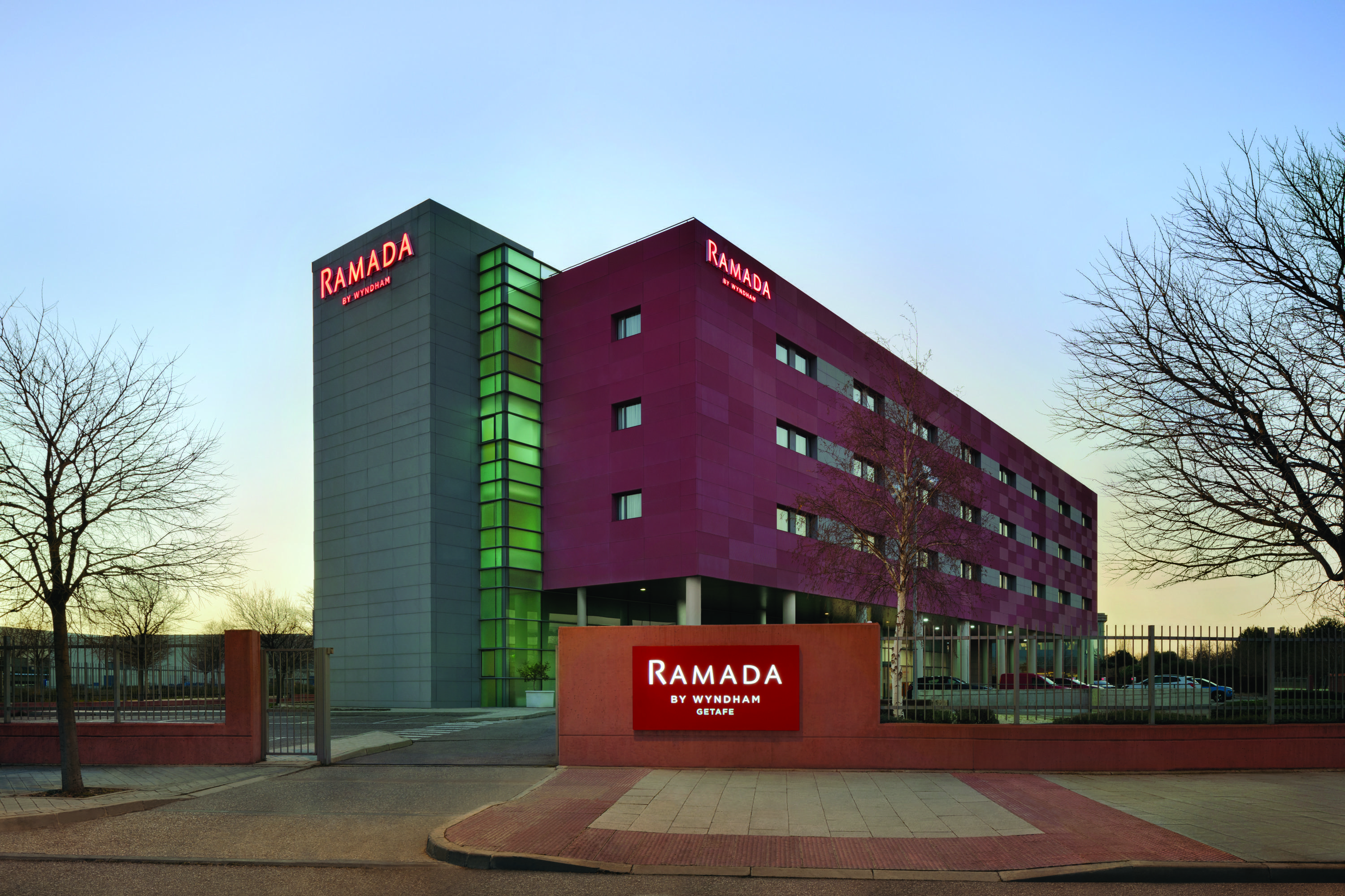 Ramada By Wyndham Madrid Getafe Hotel Bagian luar foto