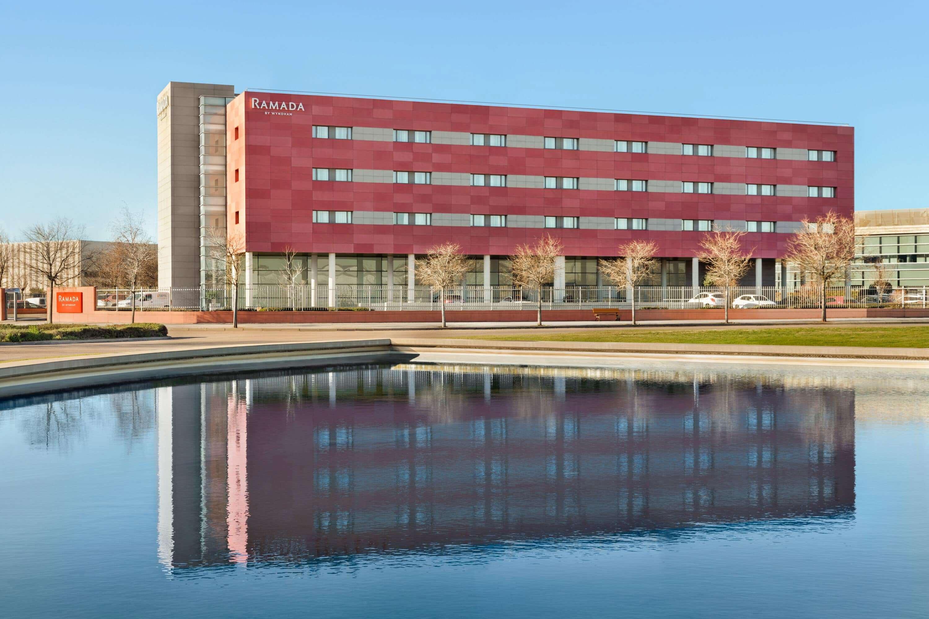 Ramada By Wyndham Madrid Getafe Hotel Bagian luar foto