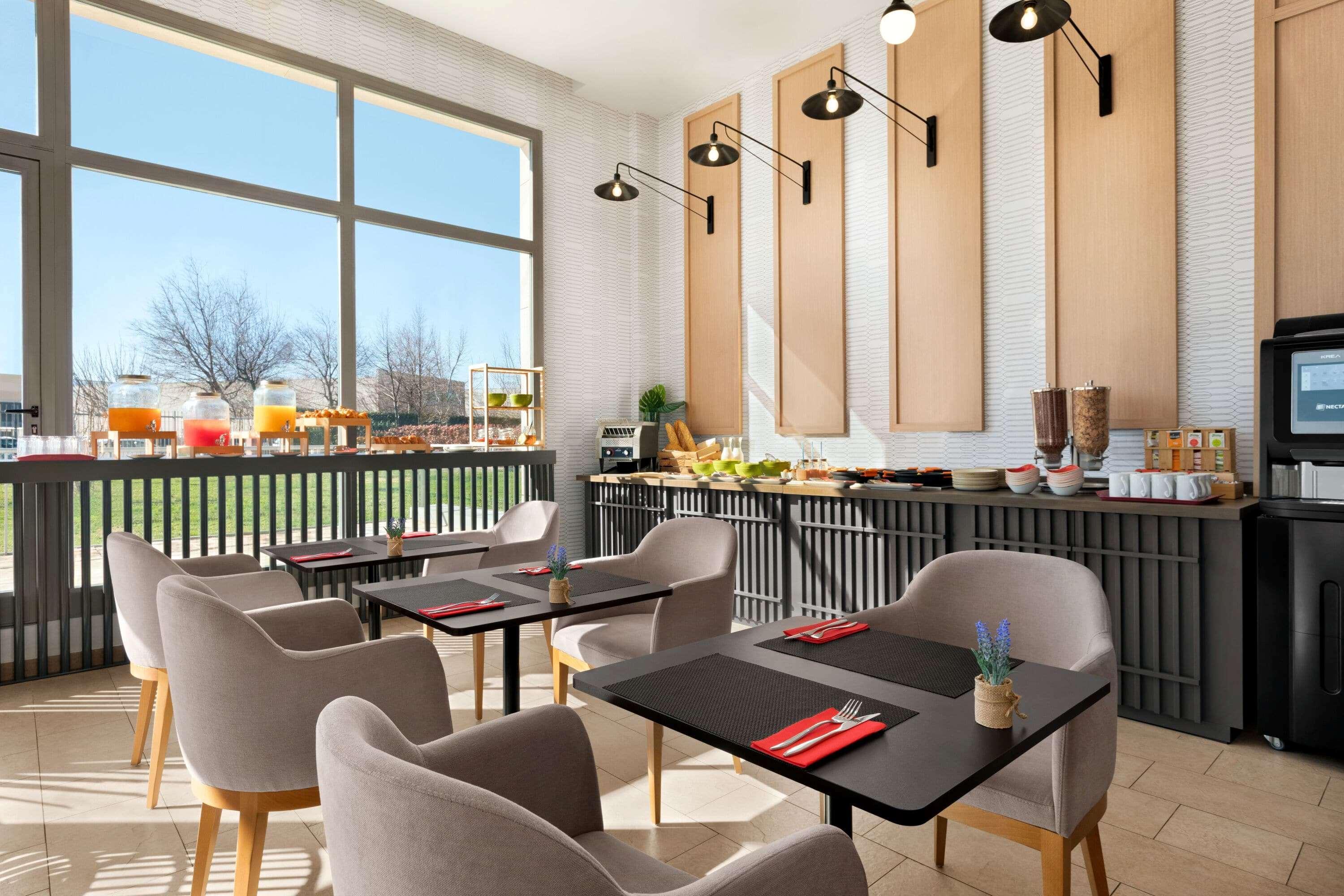 Ramada By Wyndham Madrid Getafe Hotel Bagian luar foto