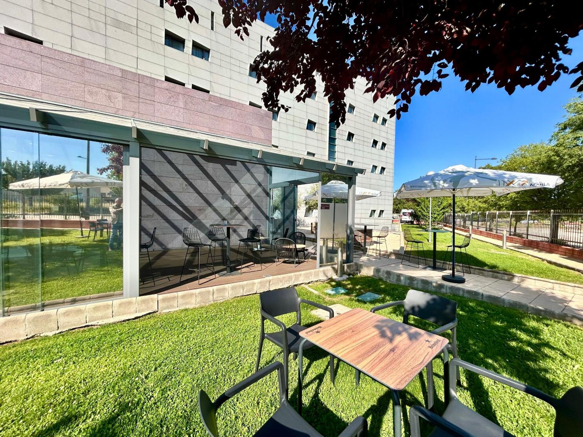 Ramada By Wyndham Madrid Getafe Hotel Bagian luar foto