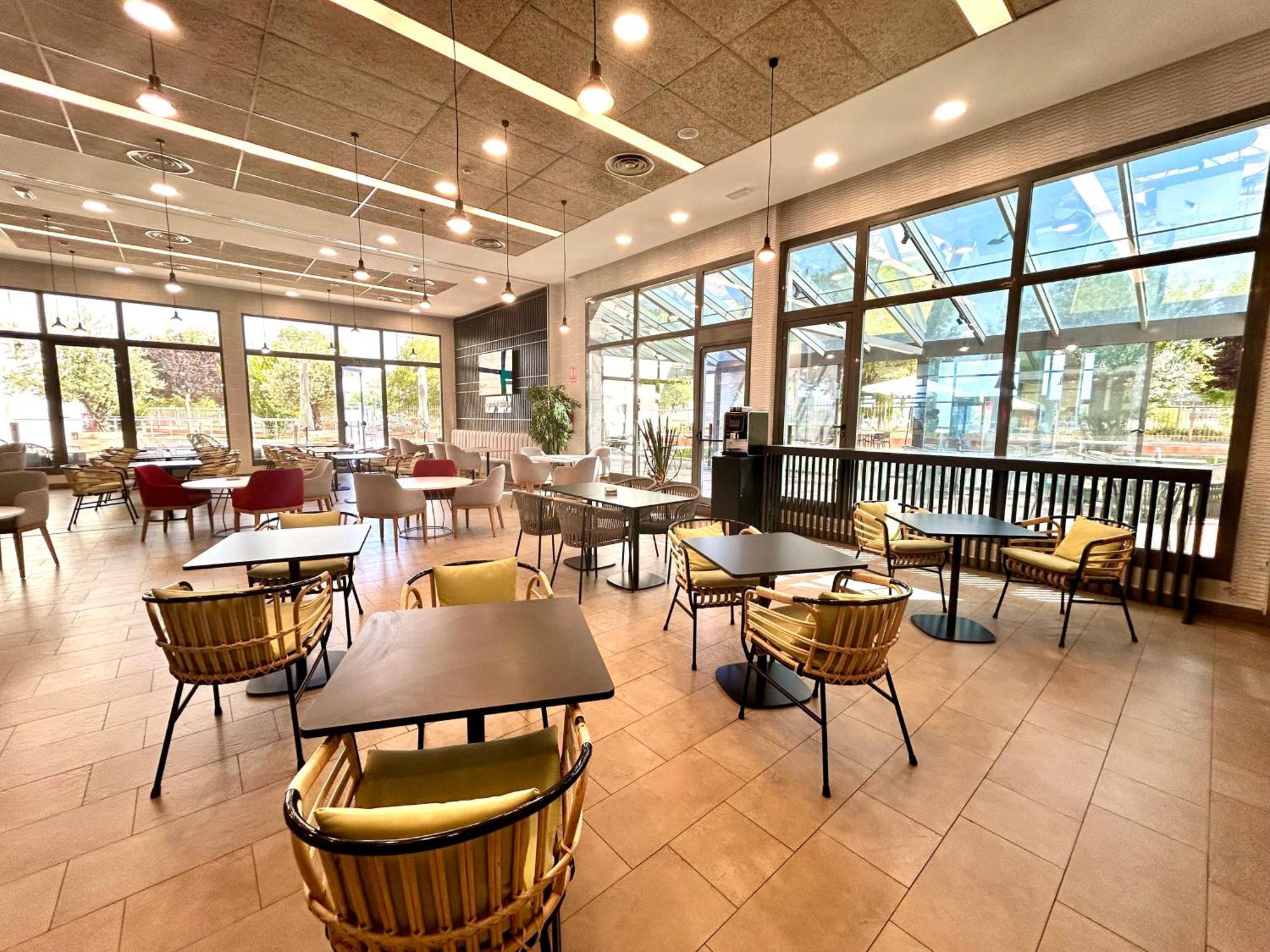 Ramada By Wyndham Madrid Getafe Hotel Bagian luar foto